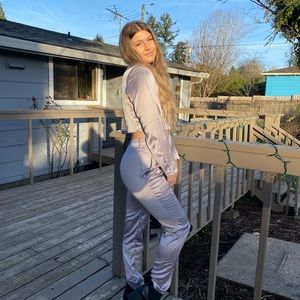 Fashion Brand Company amazing satin silver set size medium